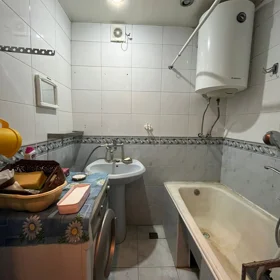 In Baku 80.0 m² apartment is for sale - Image 3