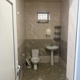 In Baku 90.0 m² apartment is for rent - Image 2