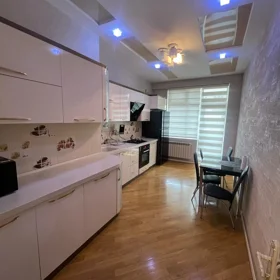 In Baku 1000.0 m² apartment is for rent - Image 2