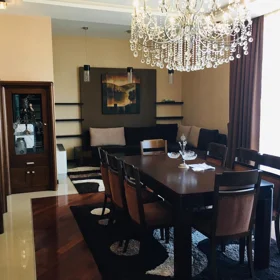 In Baku 174.0 m² apartment is for rent - Image 2