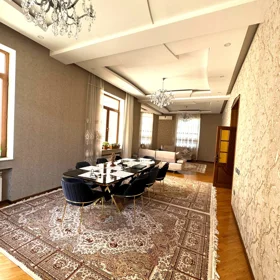 In Baku 432.0 m² house with 8.0 rooms is for rent - Image 2