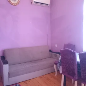 In Baku 70.0 m² house with 3.0 rooms is for rent - Image 3