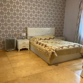 In Baku 70.0 m² house with 2.0 rooms is for rent - Image 2