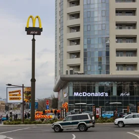 In Baku 89.0 m² apartment is for rent - Image 2