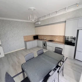 In Baku 199.0 m² house with 4.0 rooms is for rent - Image 3