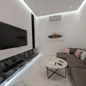 In Baku 300.0 m² house with 5.0 rooms is for rent - Image 3