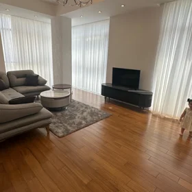 In Baku 77.0 m² apartment is for rent - Image 2