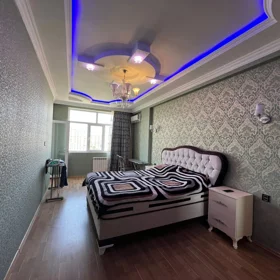 In Baku 150.0 m² apartment is for rent - Image 3