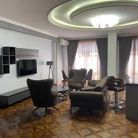 In Baku 110.0 m² apartment is for rent - Image 2