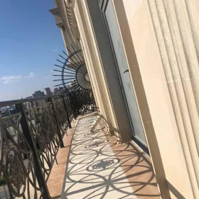 In Baku 90.0 m² apartment is for rent - Image 3