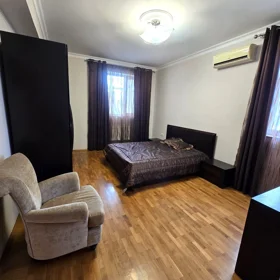 In Baku 125.0 m² apartment is for rent - Image 3