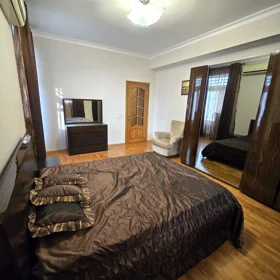 In Baku 125.0 m² apartment is for rent - Image 4