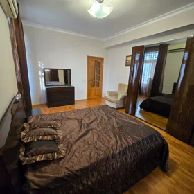 In Baku 125.0 m² apartment is for rent - Image 4