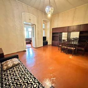 In Baku 70.0 m² apartment is for sale - Image 4