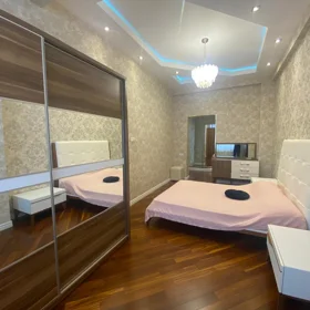 In Baku 170.0 m² apartment is for rent - Image 5