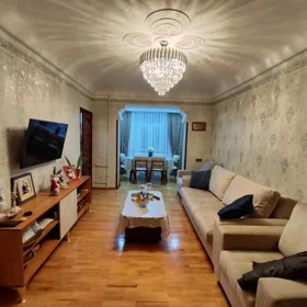 In Baku 70.0 m² apartment is for sale - Image 2
