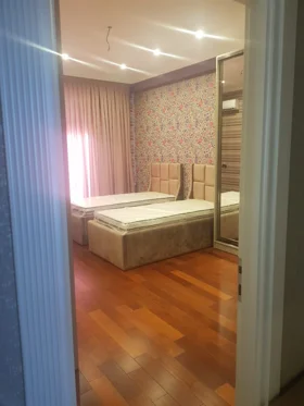 Baku-da 225.0 m2 mənzil kirayə verilir - Şəkil 2