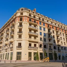 In Baku 152.0 m² apartment is for sale - Image 3