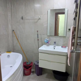 In Baku 125.0 m² apartment is for sale - Image 2