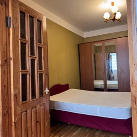 In Baku 90.0 m² apartment is for rent - Image 2