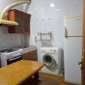 In Baku 80.0 m² house with 3.0 rooms is for rent - Image 2