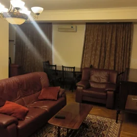 In Baku 70.0 m² apartment is for rent - Image 3