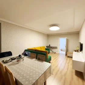 In Baku 136.0 m² apartment is for sale - Image 3