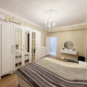 In Baku 136.0 m² apartment is for sale - Image 5