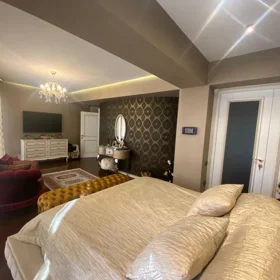 In Baku 151.0 m² apartment is for sale - Image 5