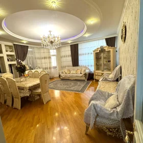 In Baku 145.0 m² apartment is for sale - Image 3