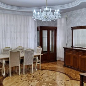 In Baku 155.0 m² apartment is for rent - Image 2