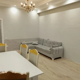 In Baku 70.0 m² apartment is for rent - Image 2