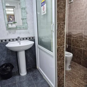 In Baku 85.0 m² commercial is for rent - Image 4