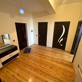 In Baku 90.0 m² apartment is for rent - Image 4