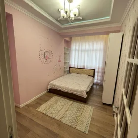 In Baku 125.0 m² apartment is for rent - Image 4