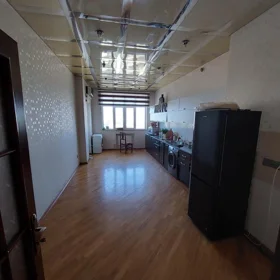 In Baku 214.0 m² apartment is for rent - Image 5