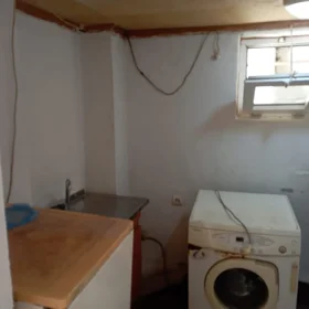 In Baku 70.0 m² house with 2.0 rooms is for rent - Image 2