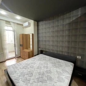 In Baku 70.0 m² apartment is for rent - Image 2