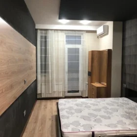 In Baku 70.0 m² apartment is for rent - Image 3