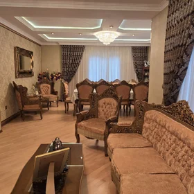 In Baku 300.0 m² house with 10.0 rooms is for sale - Image 2