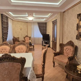 In Baku 300.0 m² house with 10.0 rooms is for sale - Image 3