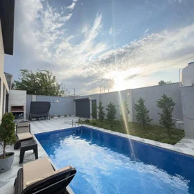 In Baku 111.0 m² house with 3.0 rooms is for rent - Image 2