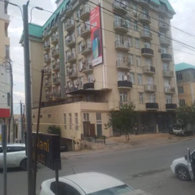 In Baku 72.0 m² apartment is for sale - Image 2