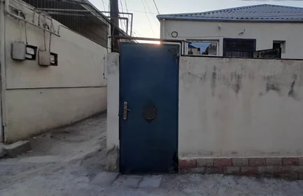 In Baku 50.0 m² house with 2.0 rooms is for sale - Image 2