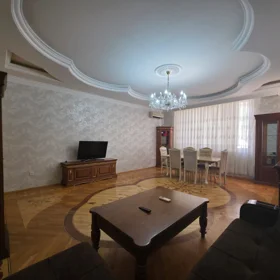 In Baku 167.0 m² apartment is for rent - Image 3