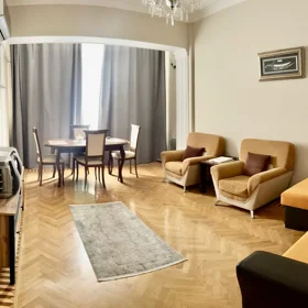 In Baku 65.0 m² apartment is for rent - Image 3