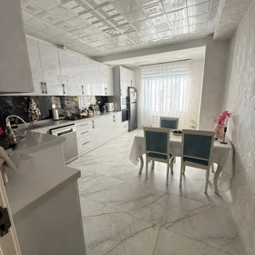 In Baku 119.0 m² apartment is for rent - Image 2