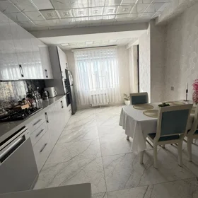 In Baku 119.0 m² apartment is for rent - Image 3