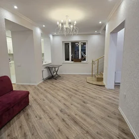 In Baku 250.0 m² house with 6.0 rooms is for sale - Image 4