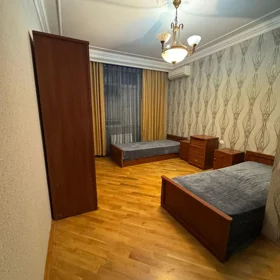 In Baku 160.0 m² apartment is for rent - Image 2